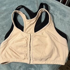 Fruit of the Loom Women's Front Close Builtup Sports Bra, Size 38, black & nude
